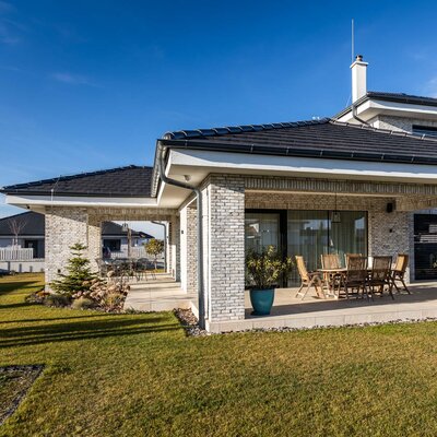 Tehlový obklad Hubertus Snowdust na fasáde rodinného domu