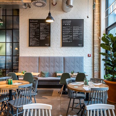 tehlový obklad Kastiel Antiek v reštaurácii