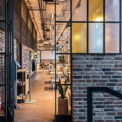 tehlový obklad Kastiel Antiek v reštaurácii