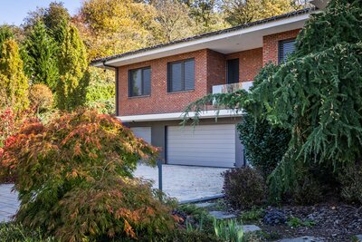 Tehlový obklad Oranje donker na fasáde rodinného domu od Rustique.sk