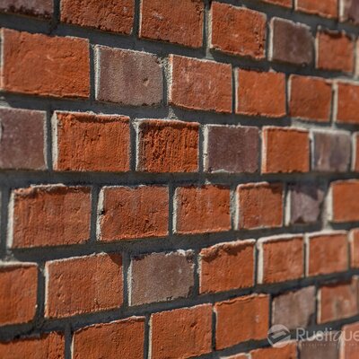 Tehlový obklad Rustique Mix na fasáde v exteriéri - reštaurácia