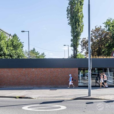 Tehlový obklad Rustique Mix na fasáde v exteriéri - reštaurácia