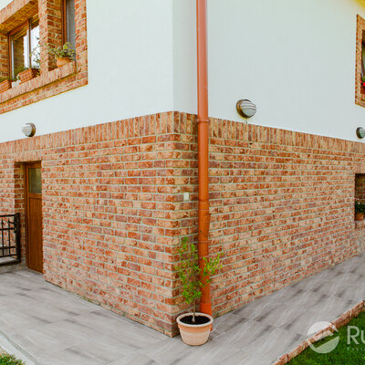 Terra cotta tehlový obklad na fasáde rodinného domu