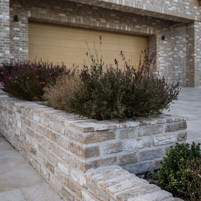 Tehlový obklad Toscane antiek na fasáde a plote rodinného domu od Rustique.sk