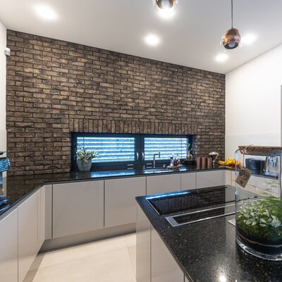 tehlový obklad umber v kuchyni