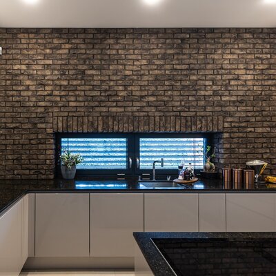 tehlový obklad umber v kuchyni