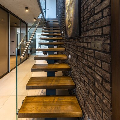 tehlovy obklad umber na schodisku