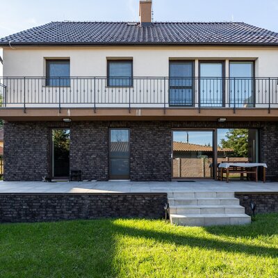 Tehlový obklad Umber na fasáde rodinného domu