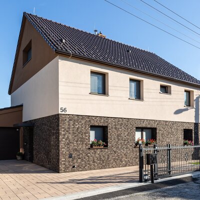 Tehlový obklad Umber na fasáde rodinného domu