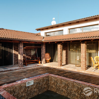 Tehlový obklad Violet na plote a fasáde rodinného domu