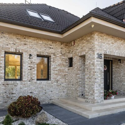 Tehlový obklad Vuurwit na fasáde rodinného domu