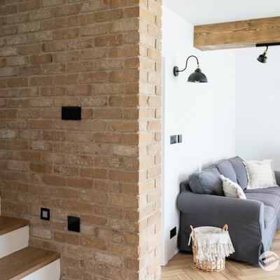 Schodisko tehlovým obkladom Washington v rodinnom dome