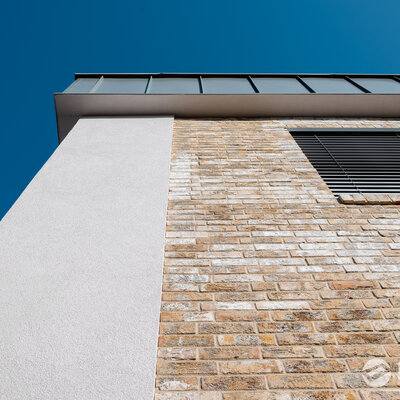 tehlový obklad Wit Beige na fasáde rodinného domu od Rustique.sk