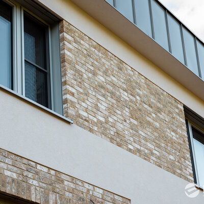 tehlový obklad Wit Beige na fasáde rodinného domu od Rustique.sk