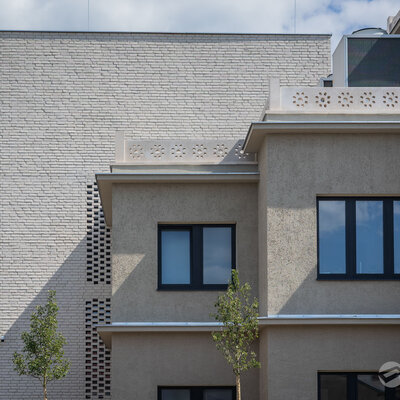 Tehlový obklad Wit Special na fasáde administrativnej budovy