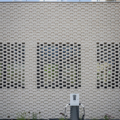 Tehlový obklad Wit Special na fasáde administrativnej budovy