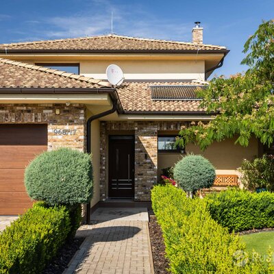 Tehlový obklad Zandlicht na fasáde rodinného domu od Rustique.sk