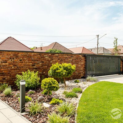 Tehlový obklad Castello na plote rodinného domu