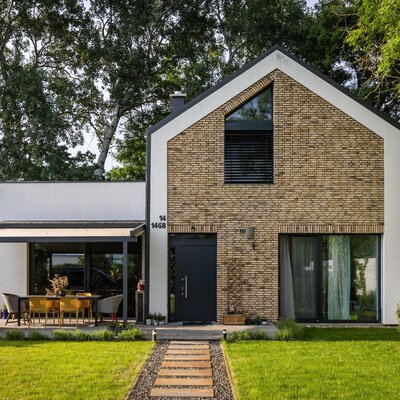 tehlový obklad geel bruin na rodinnom dome