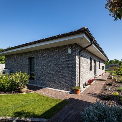 tehlový obklad rainbow snowdust economy na rodinnom dome