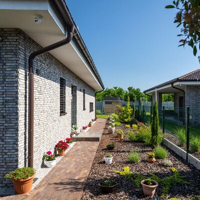 tehlový obklad rainbow snowdust economy na rodinnom dome