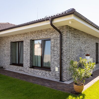 tehlový obklad rainbow snowdust economy na rodinnom dome