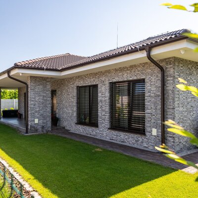 tehlový obklad rainbow snowdust economy na rodinnom dome