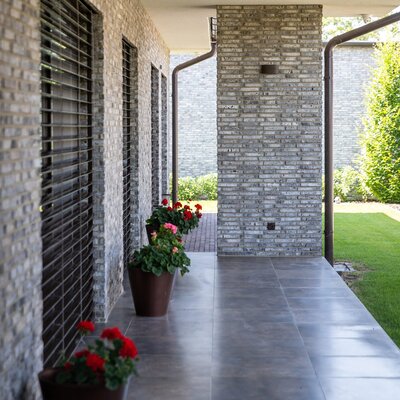 tehlový obklad rainbow snowdust economy na rodinnom dome