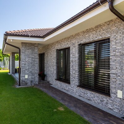 tehlový obklad rainbow snowdust economy na rodinnom dome