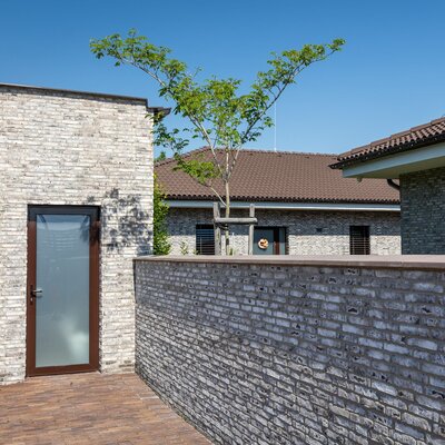 tehlový obklad rainbow snowdust economy na rodinnom dome