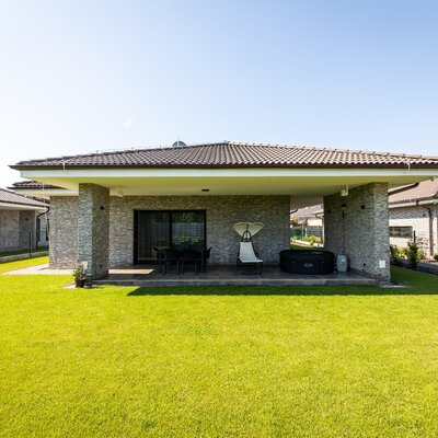 tehlový obklad rainbow snowdust economy na rodinnom dome