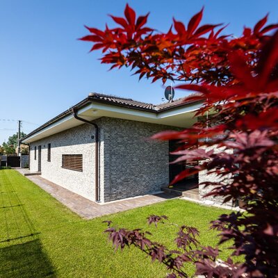 tehlový obklad rainbow snowdust economy na rodinnom dome